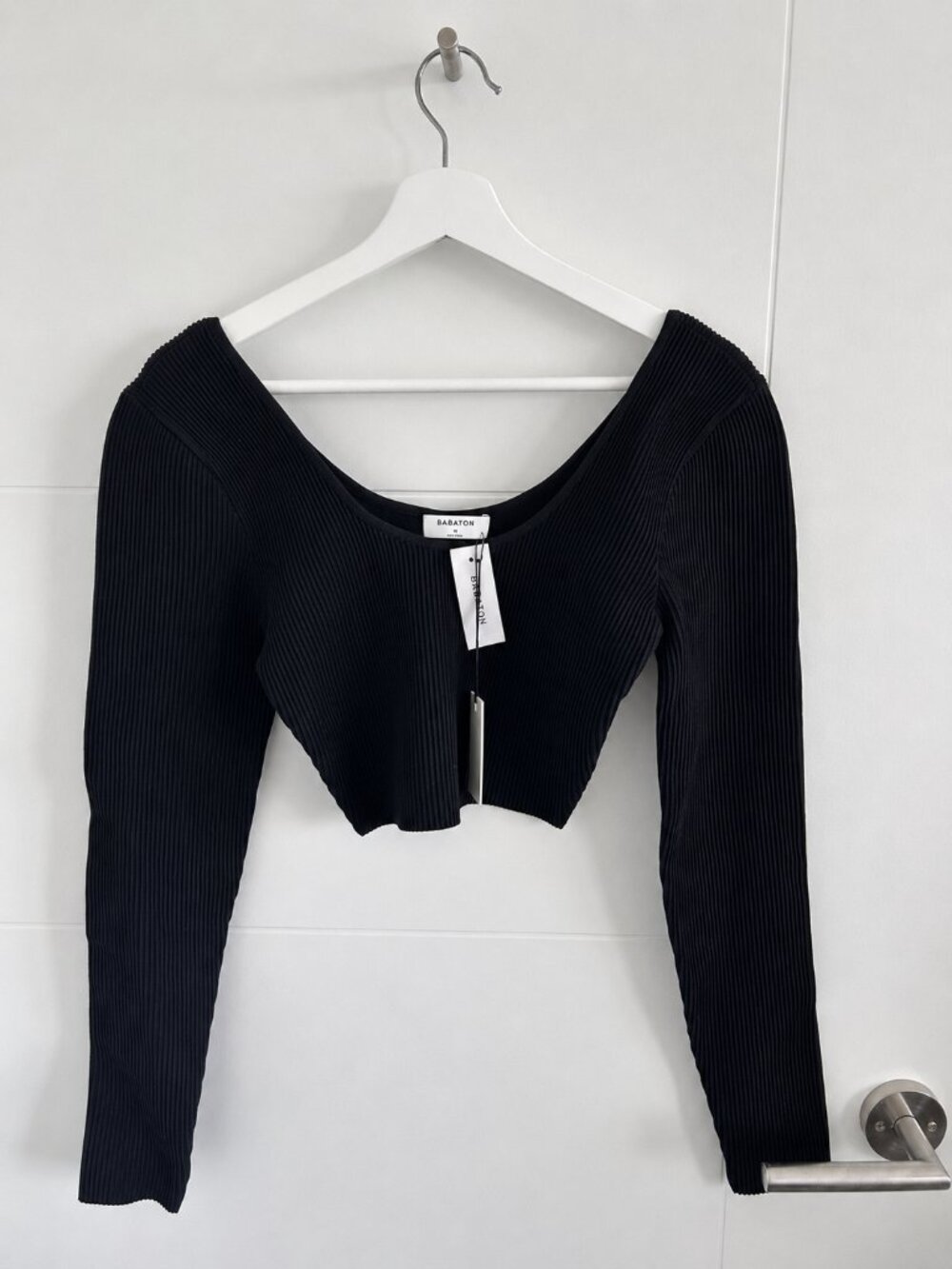Aritzia Babaton Sculpt Knit Scoop Neck Longsleeve Black M NWT
